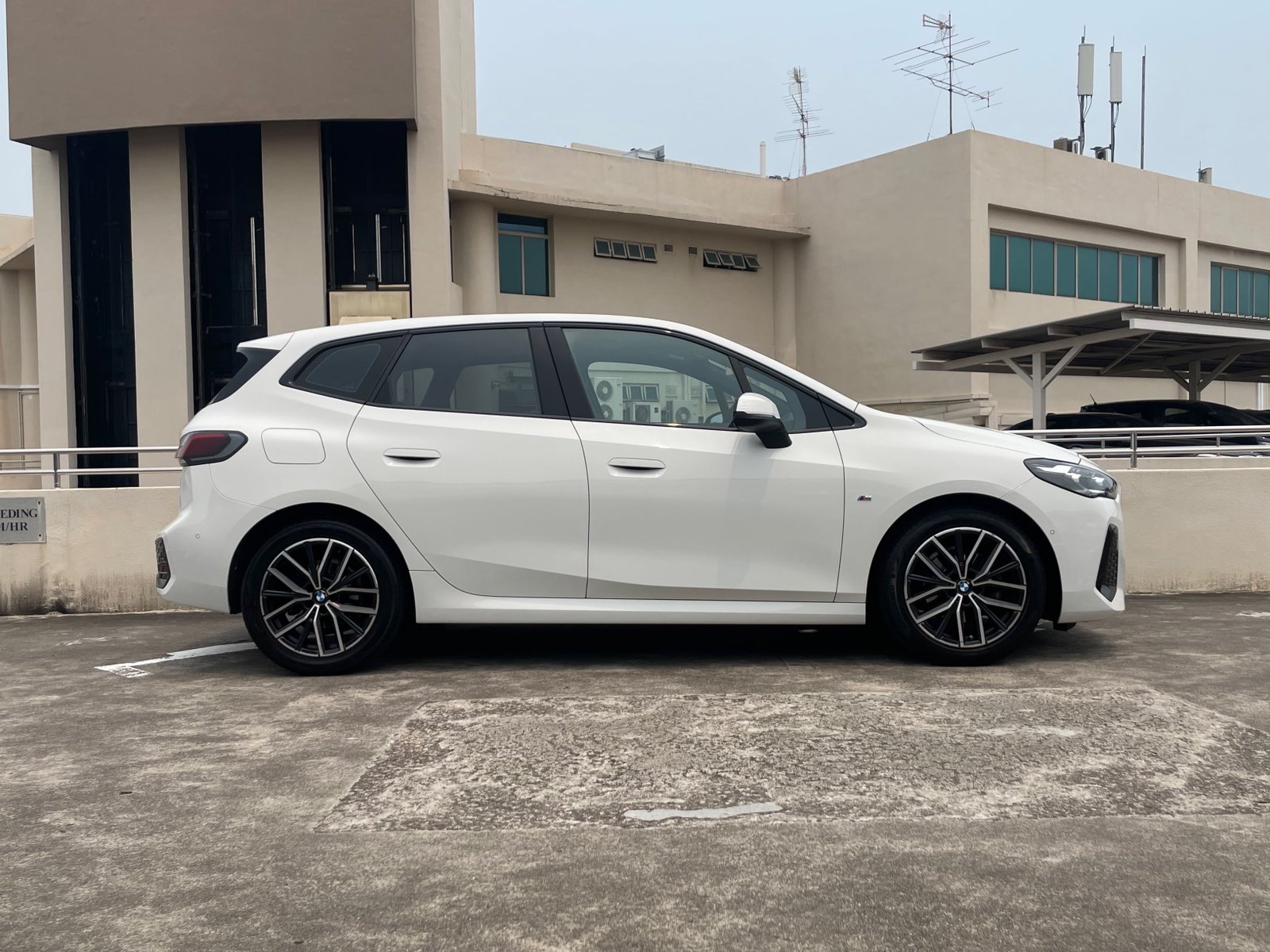 BMW 216i Active Tourer M Sport photo 4